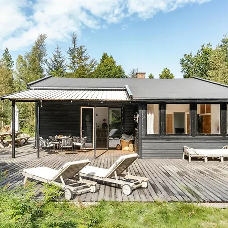 بيت للعطل With Panoramic Windows And Stones Rørvig