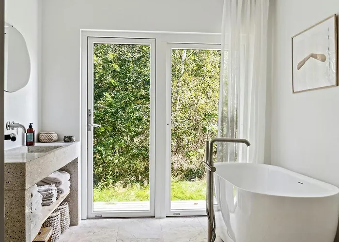 بيت للعطل With Panoramic Windows And Stones Rørvig