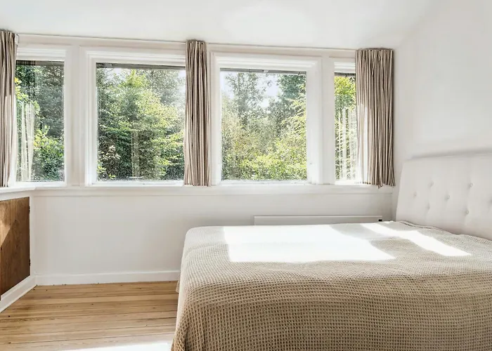 With Panoramic Windows And Stones بيت للعطل Rørvig